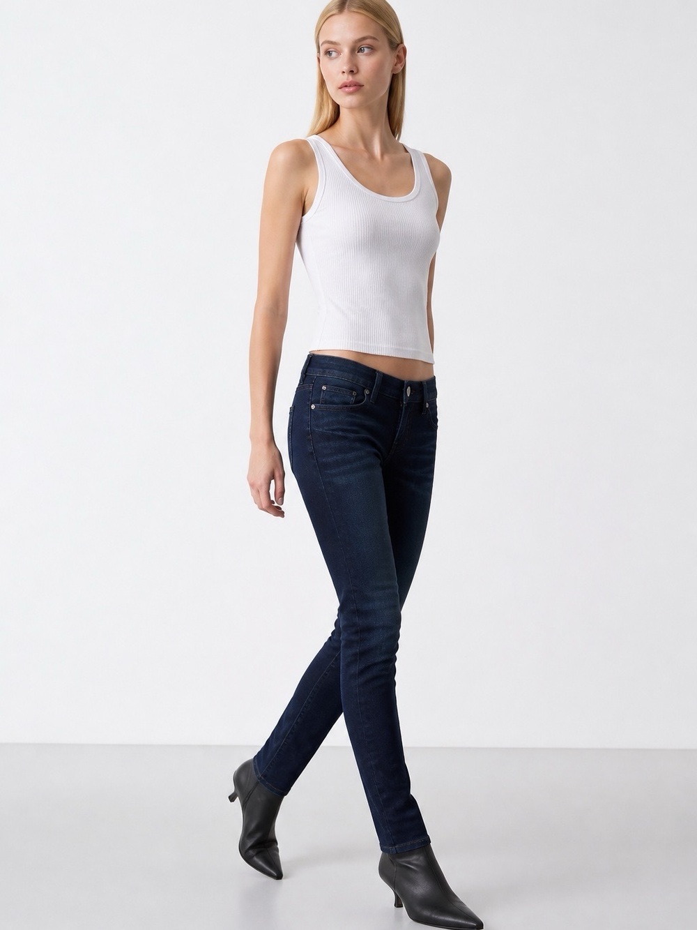 Decree Dark Wash Low Rise Jeans Juniors 3